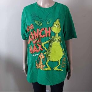 Universal Studios Dr. Seuss Grinch & Max Green Tshirt, Men's Medium